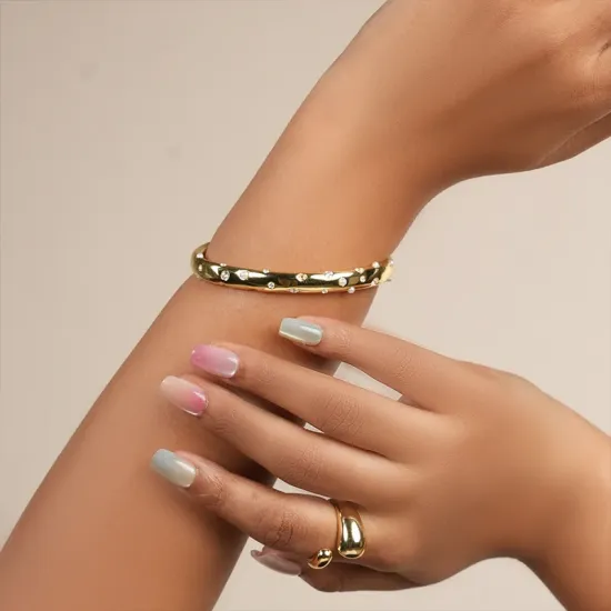Pearl Glow Cuff | Bracelet